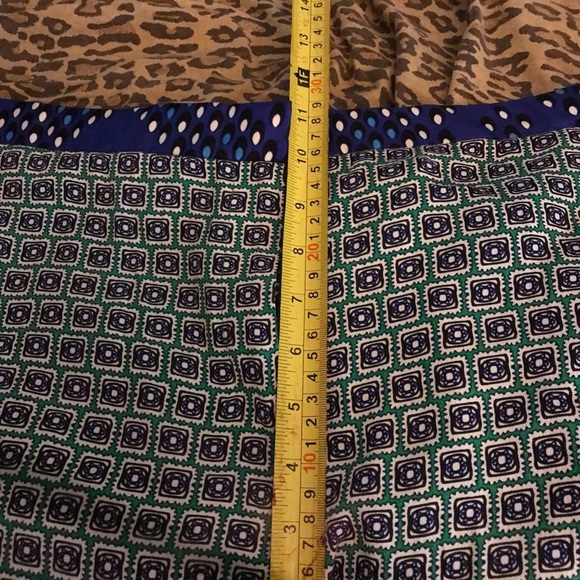 Diane Von Furstenberg DVF size 14 green & blue print silk dressy shorts - Picture 8 of 13